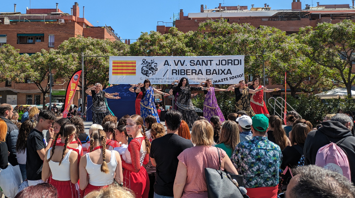 Festes del barri Sant Jordi-Ribera Baixa: mostra de balls