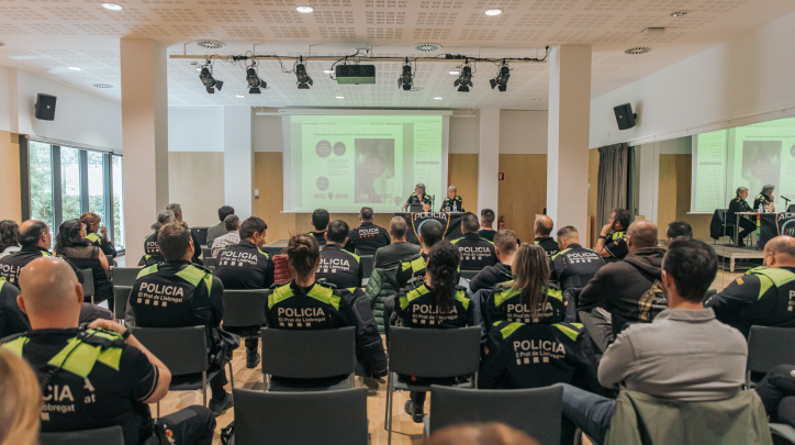 Jornada fomació LGTBI+ policia