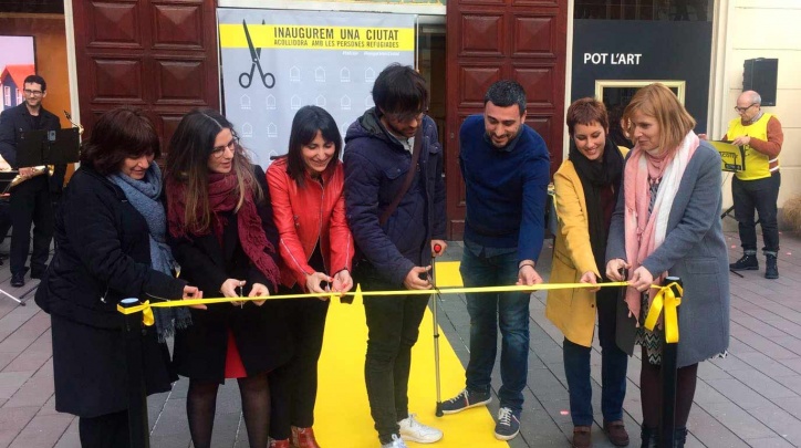 Pilar Eslava i Anna Martín, a l'esquerra, durant l'acte celebrat a Sant Boi.